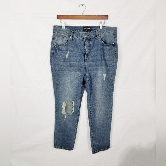 Fashion Nova Distressed Size 14 Blue Denim Women's Jeans - Picture 1 of 5